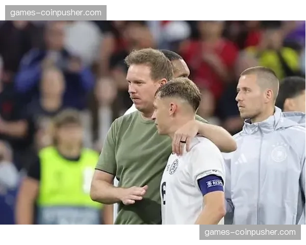 纳格尔斯曼敲定德国防线四人组 基米希右后卫定位引发战术讨论